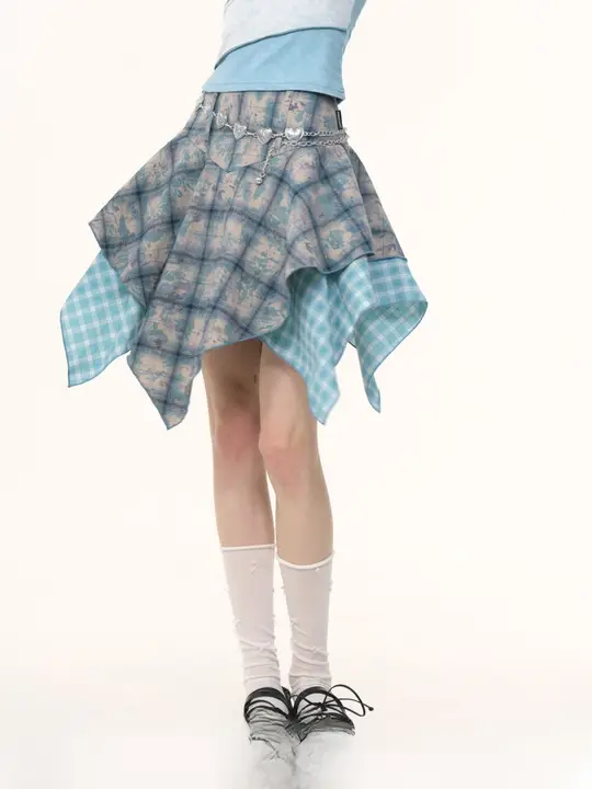 不規則なパッチワークデザインのブルーチェックハイウエストミニスカート【夏用・女性用・スリムシルエット】（セットアップ対応）