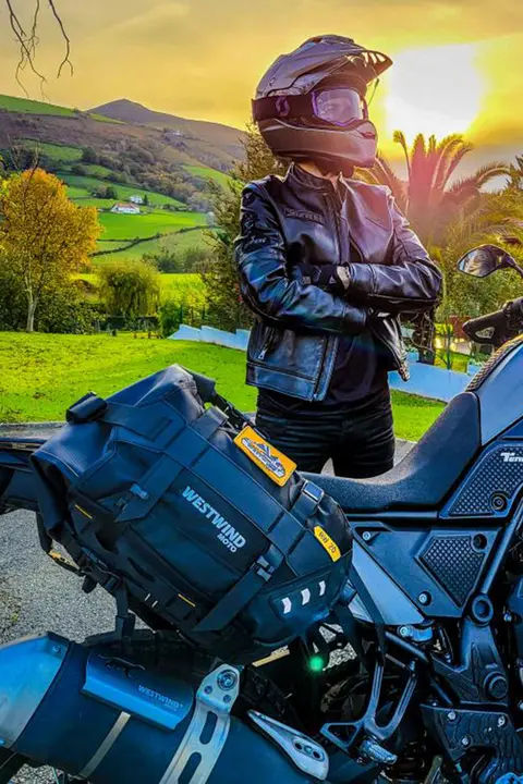 防水のバイク用サドルバッグ【穴あけ不要・拡張可能】