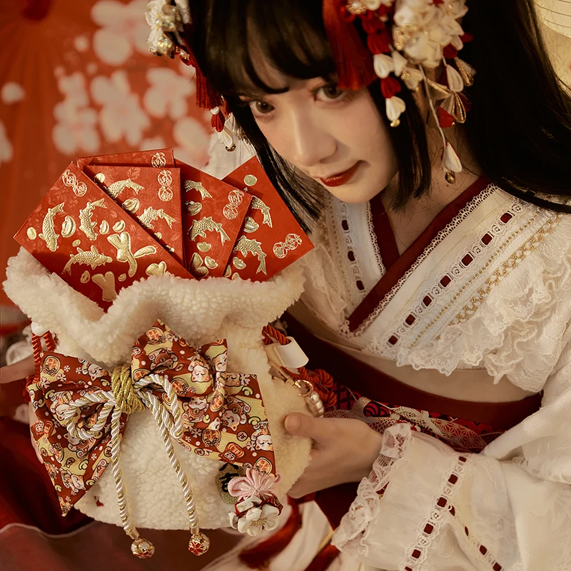 あずま袋とお守りの袋、どちらが心に響く？ロリータ風ショルダーバッグで答えをつかむ
