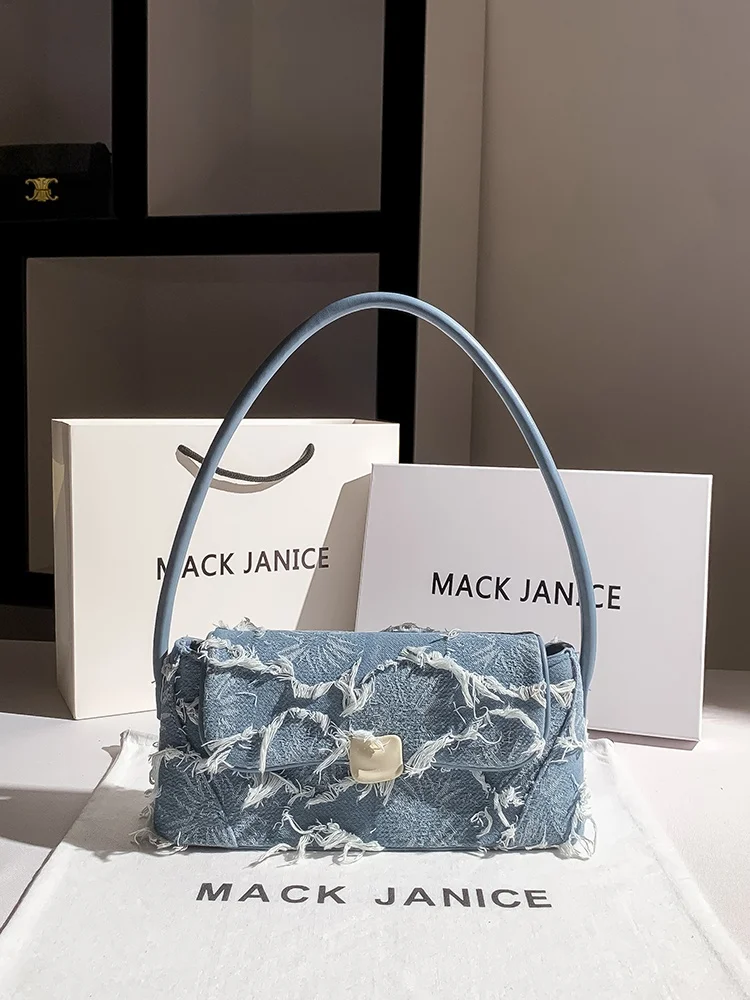 フリルバッグの流行トレンドを実用的に解読：MackJaniceのショルダーバッグがどういったシーンで活躍するか