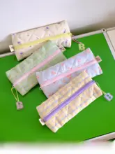可愛いチェック柄ポーチ【フラワープリント・化粧用・小物入れ】（セットアップ対応）