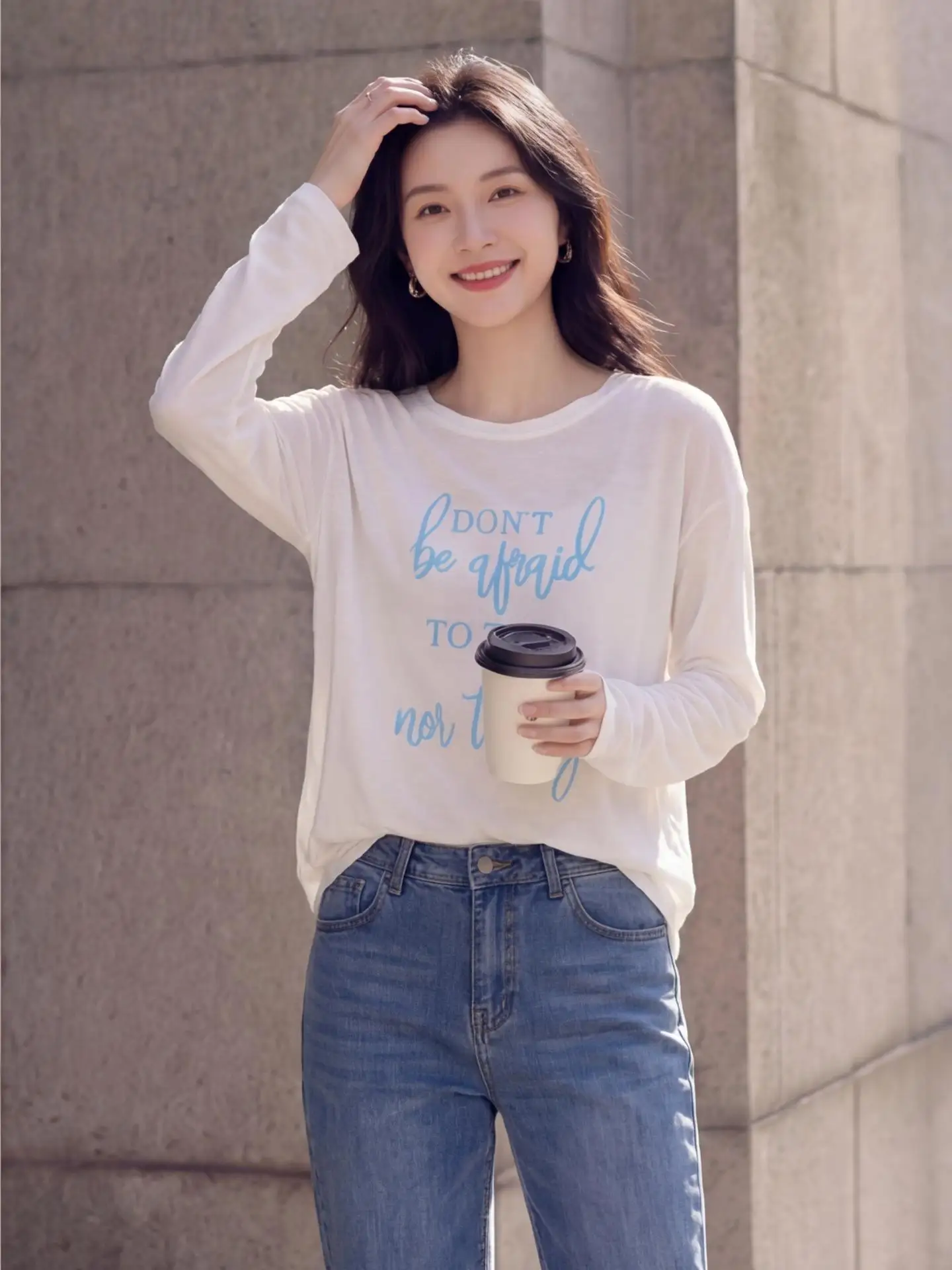 日焼けに強いTシャツはどう選ぶ？通勤風の白い長袖Tシャツが解決する夏の悩み