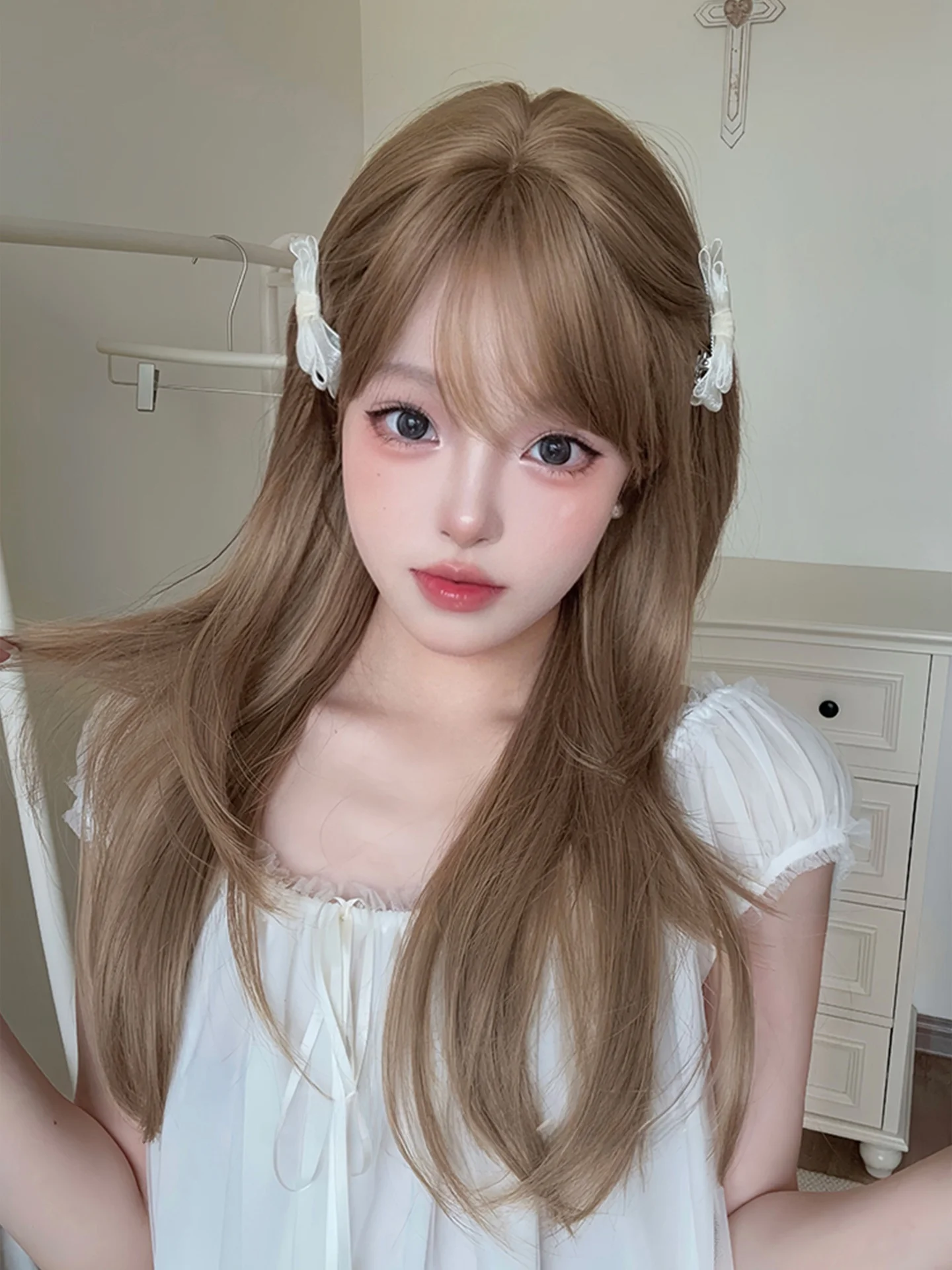 40代のスーパーロングヘアに前髪ありのストレートが似合う理由は？