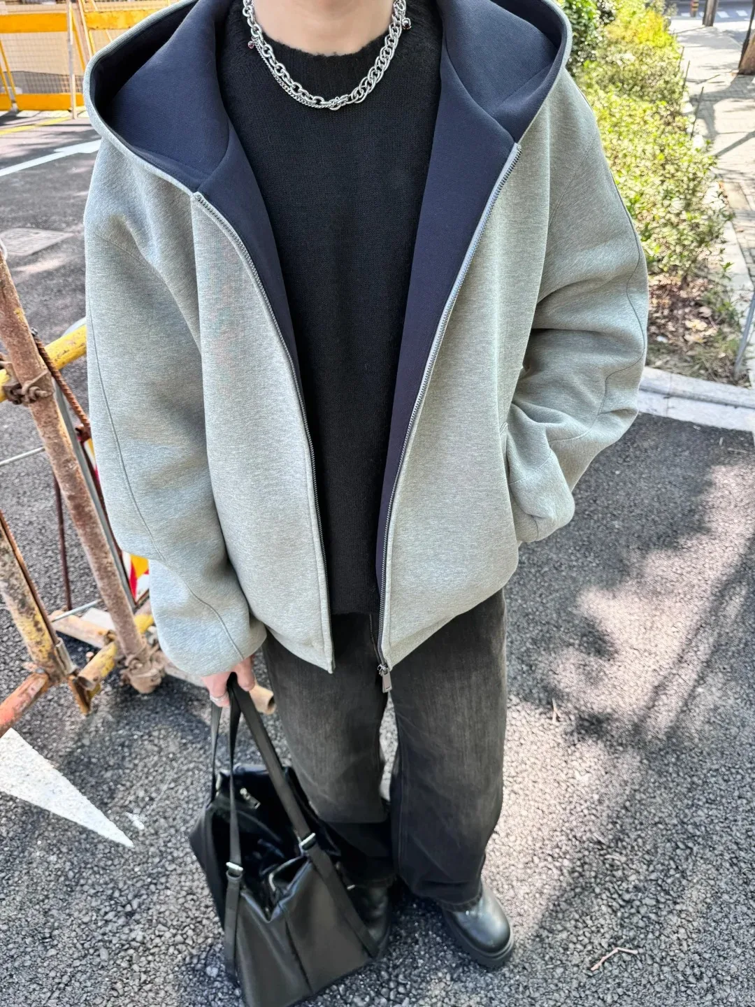 ダブルジッパーフード付きスウェットパーカー：春秋に最適なアメリカンスタイルの高級感を実現
