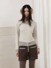 ボーダー柄＆ドットデザインのニットハイネックトップス【大きな翻領・斜め開き】