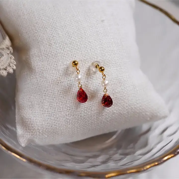 yeajewel アンティークレッドドロップパールイヤリング【925シルバー・デザイン性のあるアクセサリー】