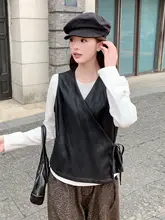 おしゃれでクラシックなブラックPUレザーのベスト【高級感・シェイプアップデザイン・レイヤードスタイル】（セットアップ対応）