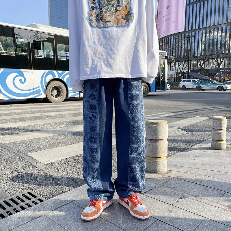 ジャケパン ジーンズはどんな風に着る？カシューナッツ柄デニムパンツで秋の日常を彩る