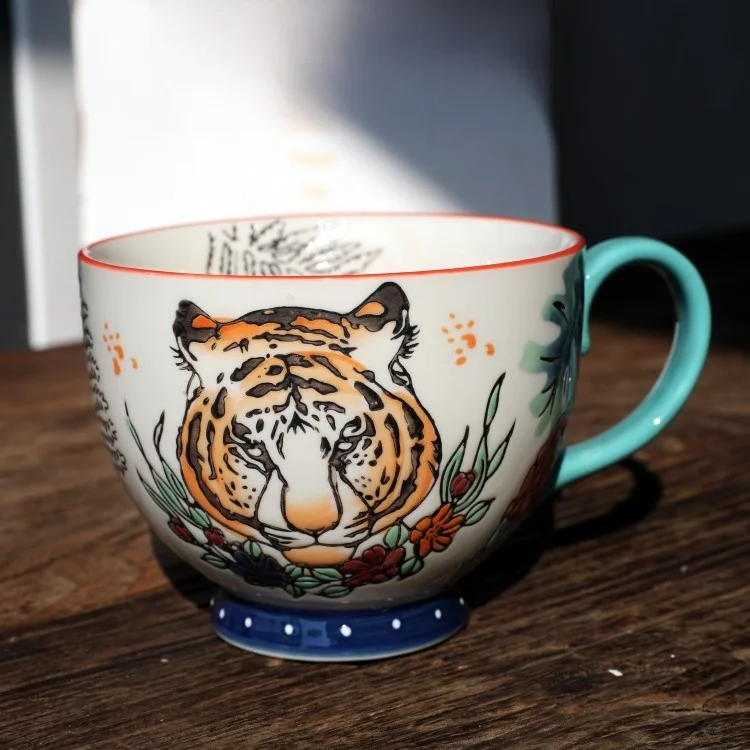 アメリカンカントリー風陶器コーヒーカップ：手描きデザインでミルクにも最適な選択