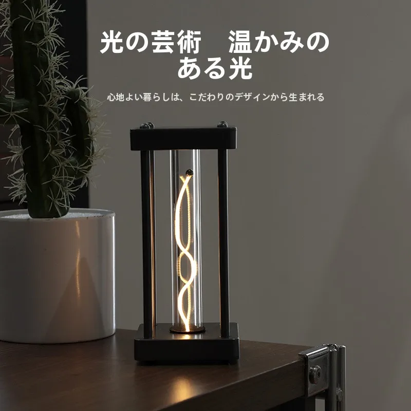 アウトドアキャンプ用磁吸式小型充電ランプ：1000ルーメンで10時間超長時間使用可能