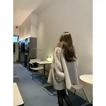 感のある高級感漂うエコファーケープコート