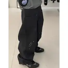 リベットラインのストレートパンツ【黒・カジュアル・通勤対応・極上の柔らかさ】