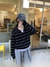 ストライプ柄の長袖ニットセーター【秋冬用・ハイネック・プレミアム感】