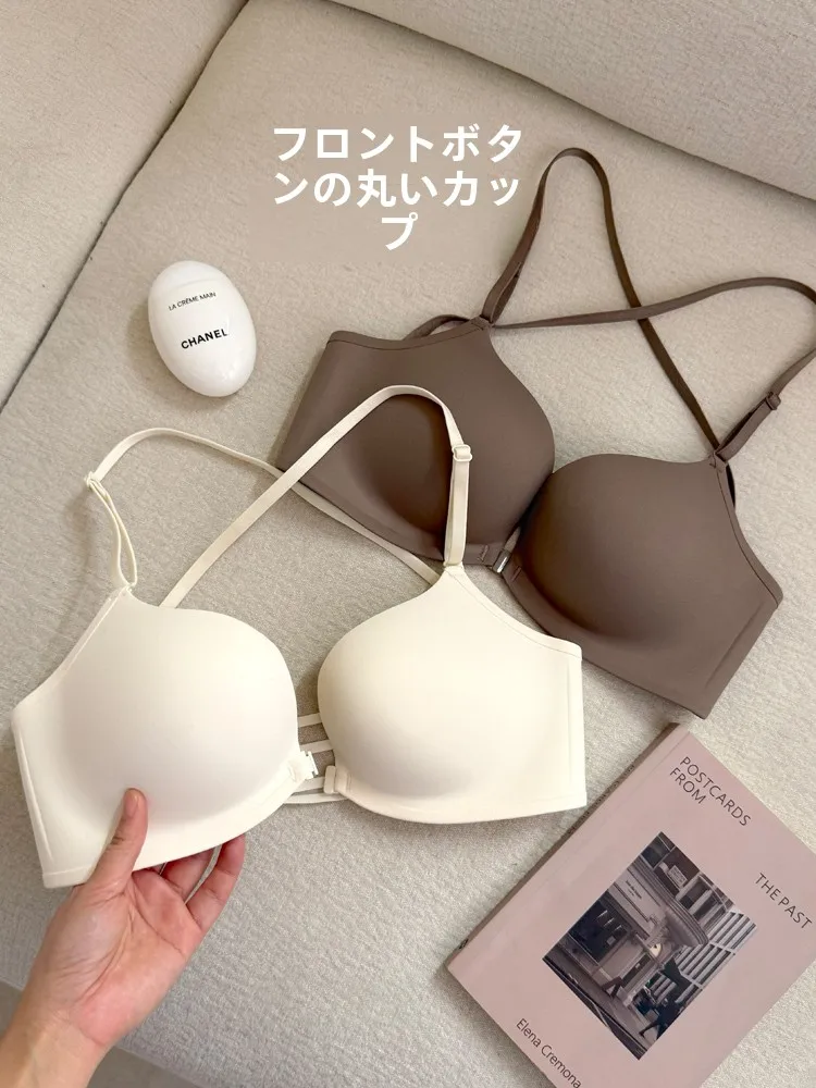 交差デザインのノンワイヤーブラジャー：薄手上部と厚手カップのフィット感と美背効果