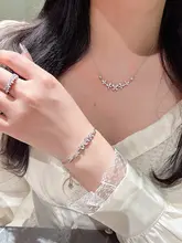 微笑みの蝶モチーフネックレス【純銀・人工ダイヤモンド・洗練されたデザイン】