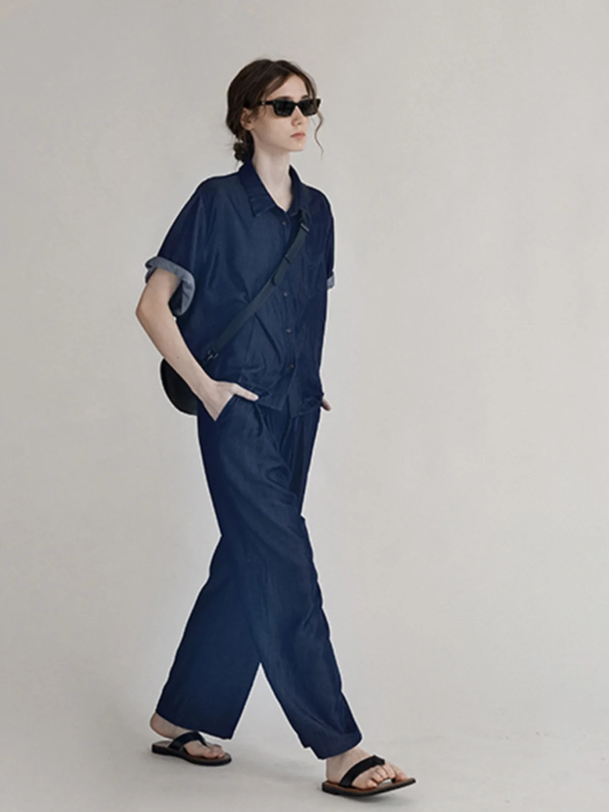 5月末にどんな服装が旬か？レトロなデニムセットアップが通勤と夏の準備に最適な理由