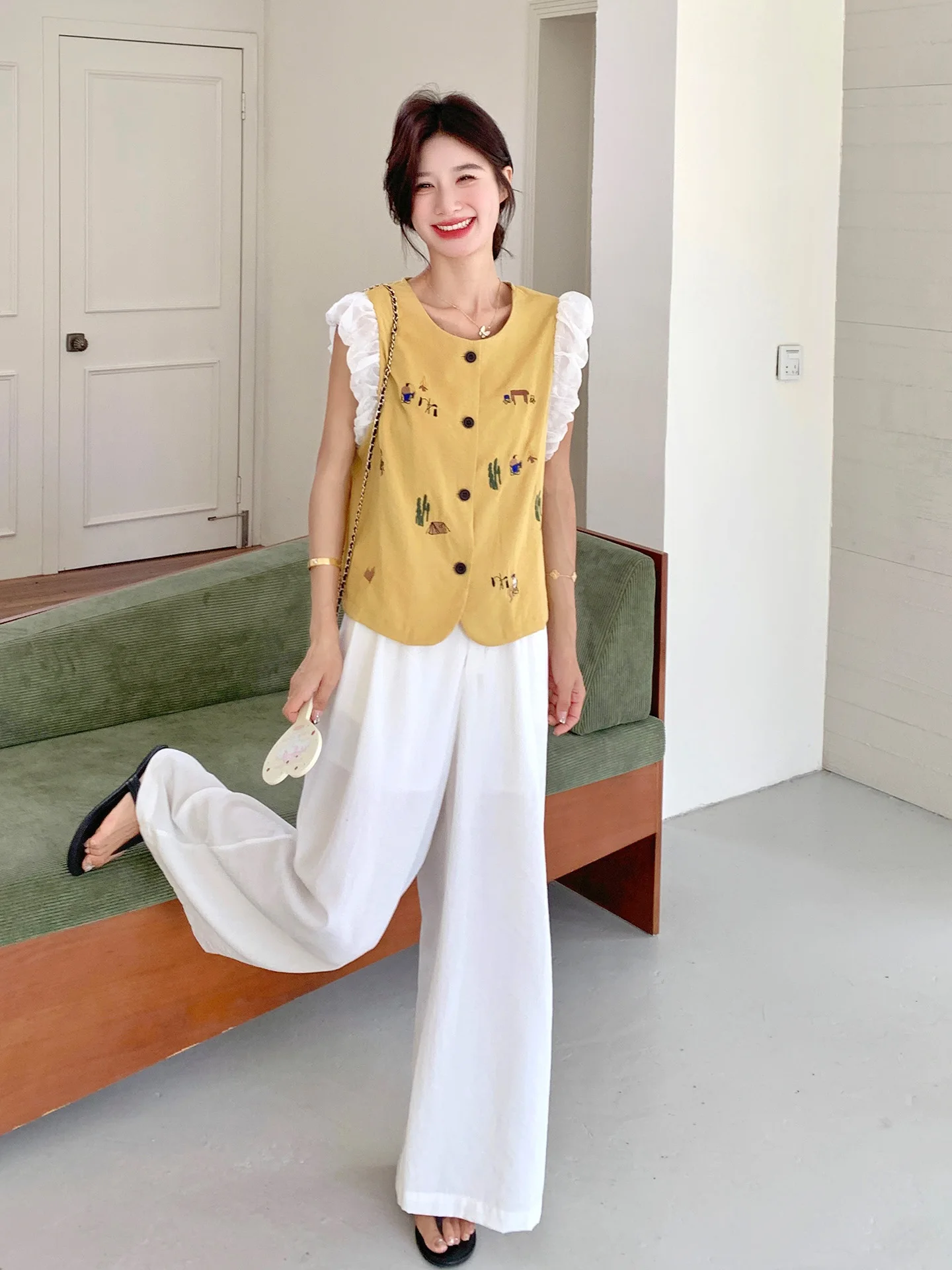8月に着る服はどう選ぶ？夏のスタイルを決めるための1つの答え