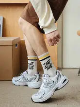 クールデザインの綿混ソックス【男女兼用・吸汗・防臭・中筒・カートゥーン柄】（セットアップ対応）