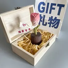 手作りの彫刻による木製ピンクローズ飾り【カップル向けギフト・に枯れない愛】