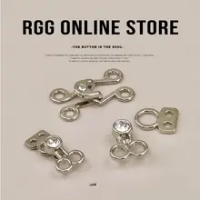 光を防ぐ！シルバー亜鉛合金製 隠れ型クリップ【フィット感のある襟フック・ファー用】