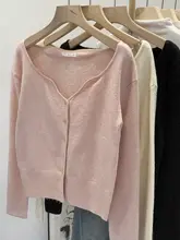 上品なデザインのピンクニットカーディガン【Vネック・秋用】（セットアップ対応）