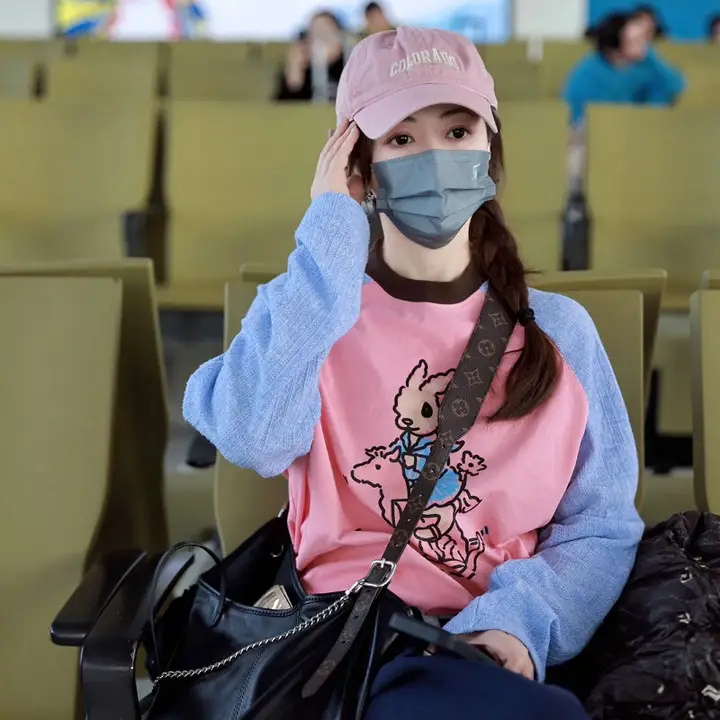 カラーブロックデザインの長袖Tシャツ【ゆったりシルエット・通勤用・ラウンドネック】（セットアップ対応）