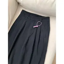 大きいサイズのクラシックな  ゆったりフィット黒デニムパンツ【春用・皺感・ワイドレッグ・スタイルアップ効果】（セットアップ対応）