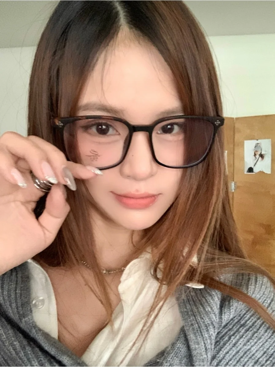 老眼鏡を選ぶときに迷うのは、本当に「見た目」だけなのか？