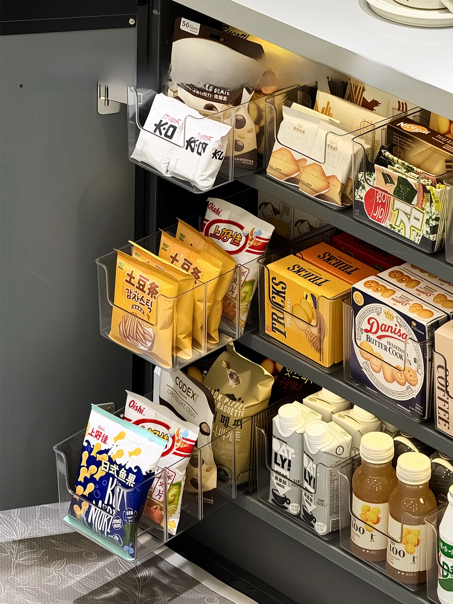 キッチン用伸縮式収納ボックス：4格構成で食品を効率的に整理