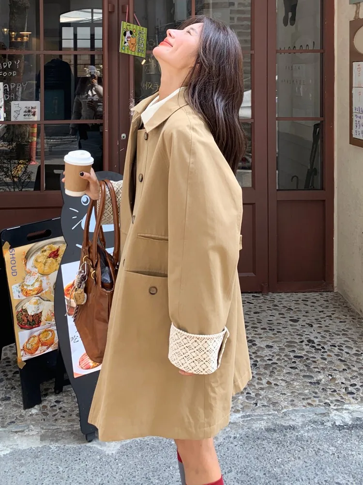 ロングトレンチコートはどんな風に着るのか？カーキ色のイギリススタイルが教えてくれる着こなしの真実