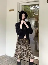 レトロなレオパード柄の秋冬用スカート【女性用・スタイルアップ・ファッション性抜群】（セットアップ対応）