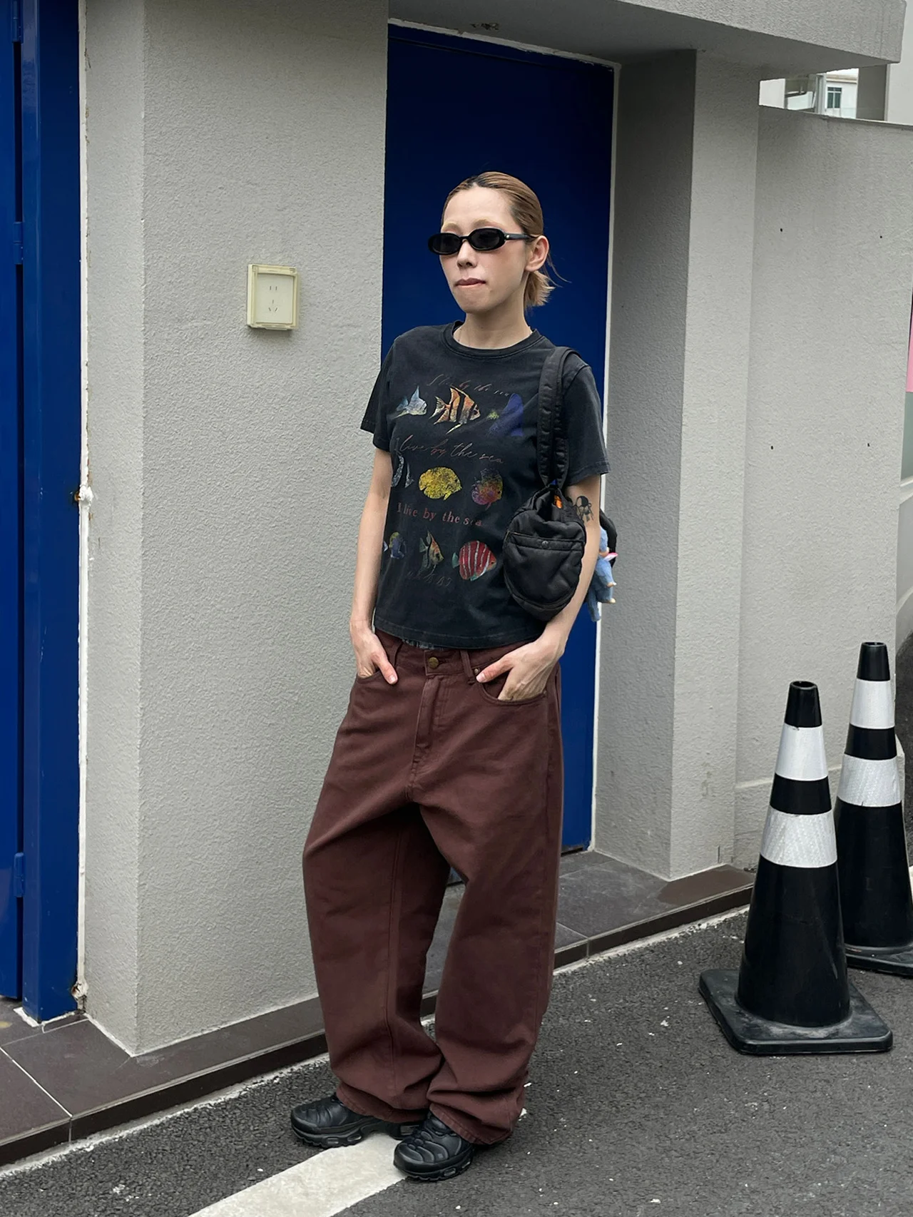 魚群プリントのウォッシュドショートTシャツ：色褪せたデザインの実用性とメンテナンスガイド