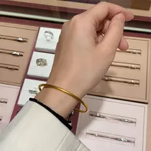 シンプルなデザインを楽しむ！サンドゴールドの女性用ブレスレット【ヴィンテージ風・高級感】