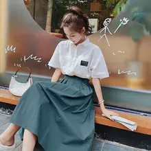 トレンドのハイウエストスカートとシャツの夏用コーディネート（セットアップ対応）