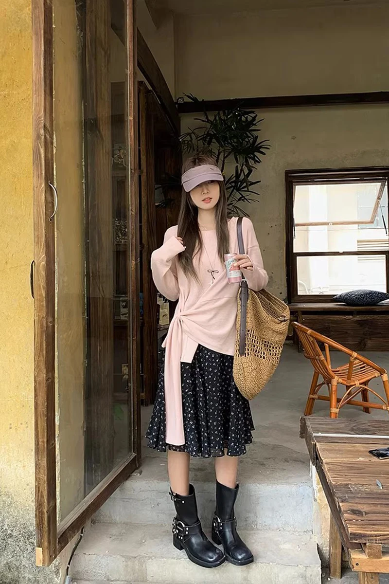 ユニークなデザインの長袖トップス【フィット・韓国風・無地・大人カジュアル】