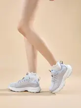 通気性のあるメッシュ素材の厚底スニーカー【軽量・カジュアル・女性用】