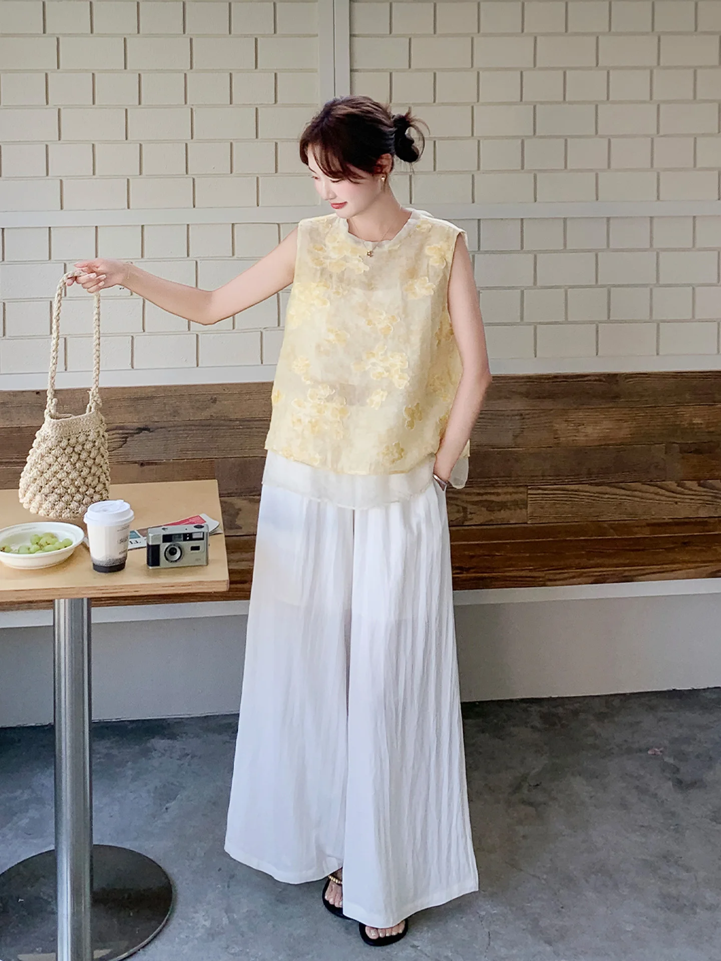 自分に合った服を選ぶには？淡い黄色の新中式トップスが教えてくれた、夏の着こなしの真実