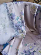青山を望む！シルク製の雪花サテン牡丹柄スカーフ【中国風・秋用・女性用】