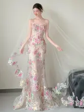 華やかなデザインのタイトフィット魚尾ドレス【ハートネックライン・スパンコール・花飾り付き】