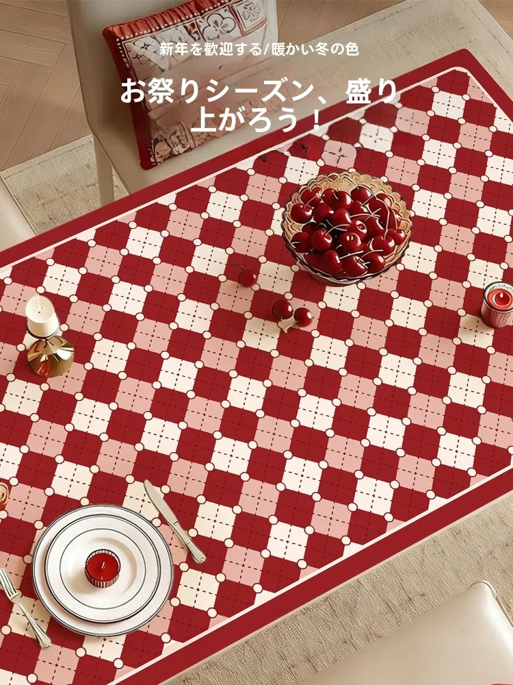 ランチョマットとは？赤いシリコン製テーブルマットの実用性とスペック解説