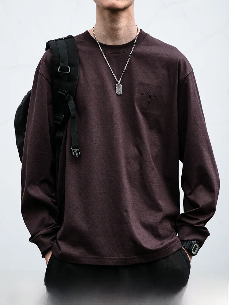 丈の長いTシャツをどう選ぶ？シンプルな刺繍デザインが通勤や日常に与えるリアルな影響とは