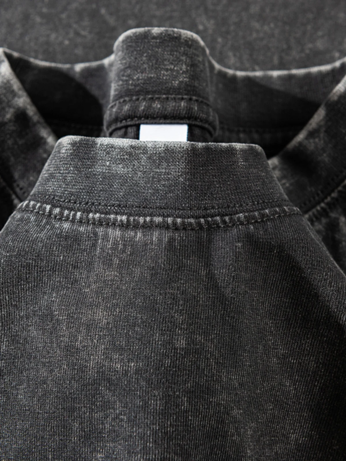 ヴィンテージ加工 スウェットとは？水洗加工ブラックコットンTシャツの実際の特徴と使い方