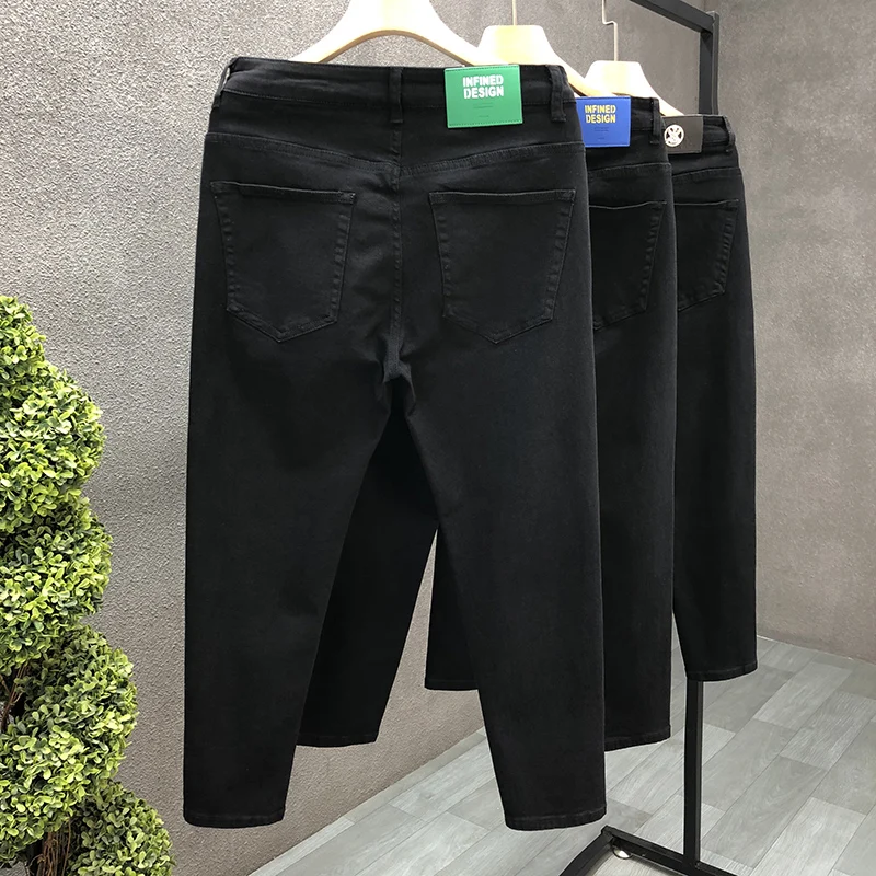 160cm・170cm・180cmのメンズファッションで悩むなら、この黒いデニムパンツが救う理由は？