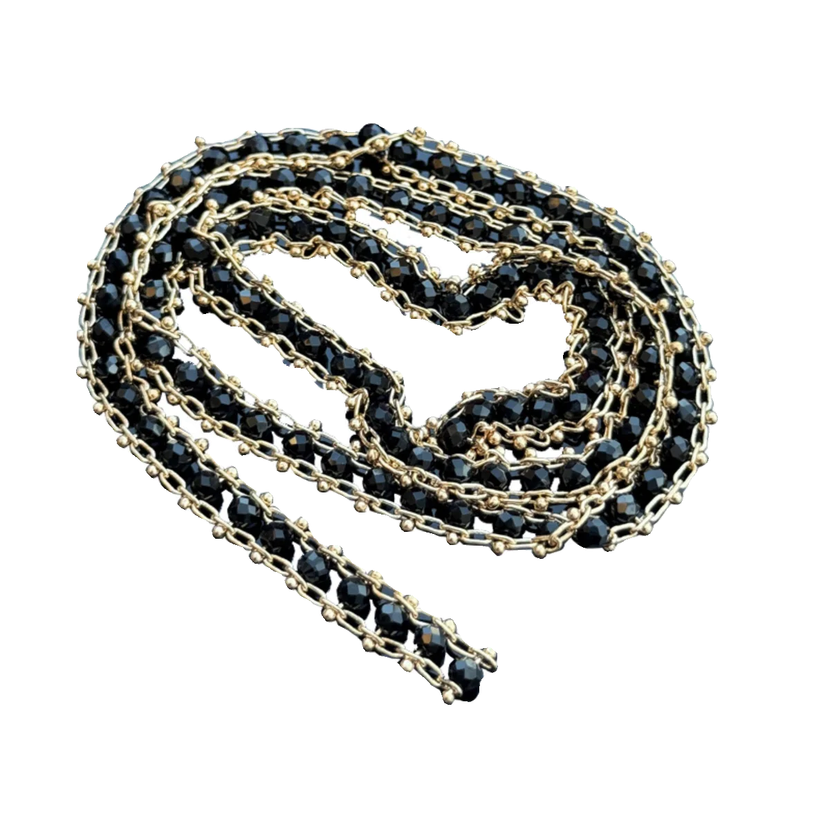 金属製クリスタルビーズで手作りアクセサリーを実現するための最適な素材選定