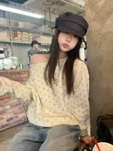 美しい肩ラインを演出する斜め肩のフラワープリントプルオーバー長袖スウェット（セットアップ対応）