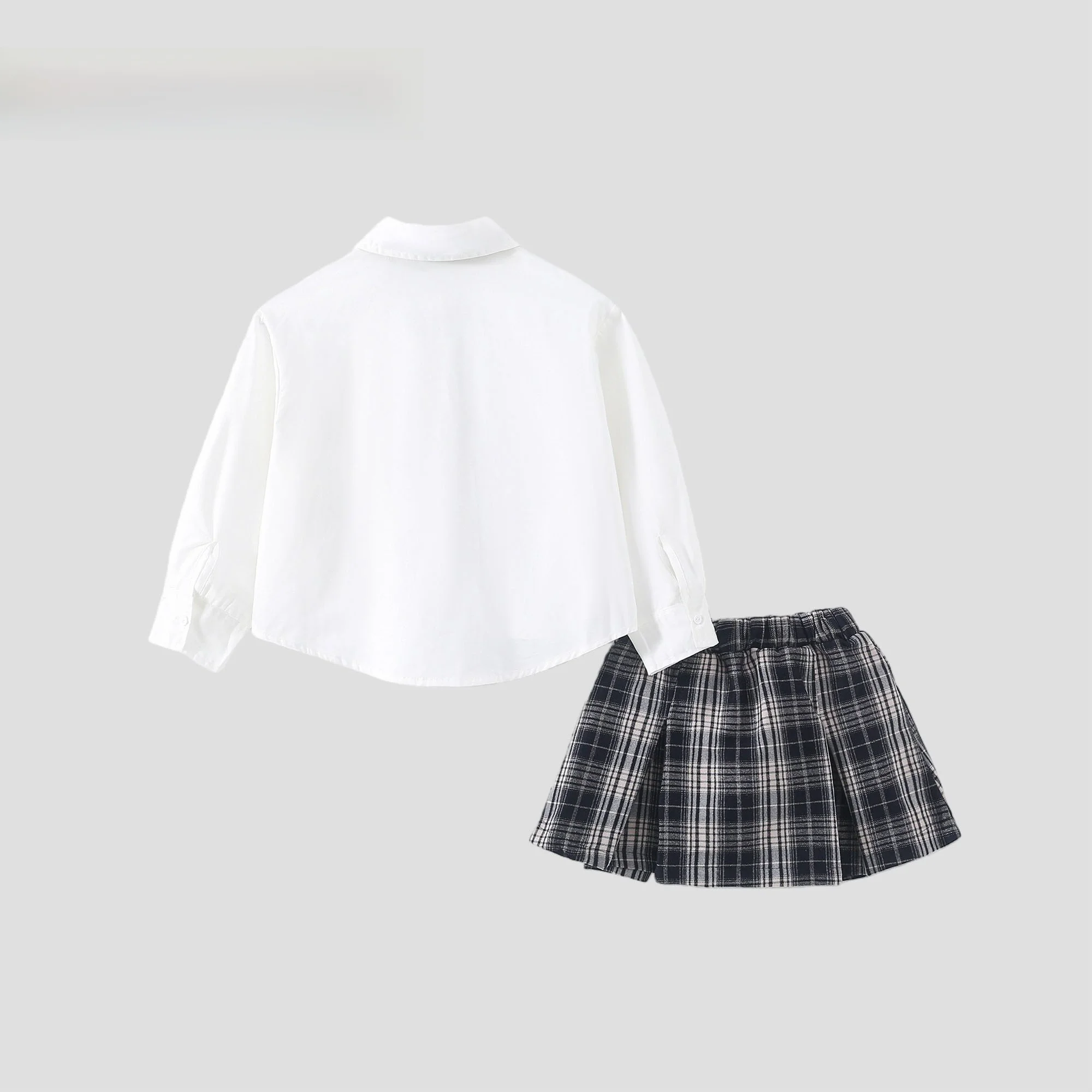 ボブに似合う服 中学生：学院風シャツとチェック柄スカートセットの選定ガイド