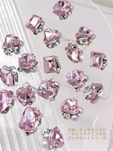ハート型のストーンデザインネイルアート【極上の柔らかさ・多用途・パールとクリスタル使用】