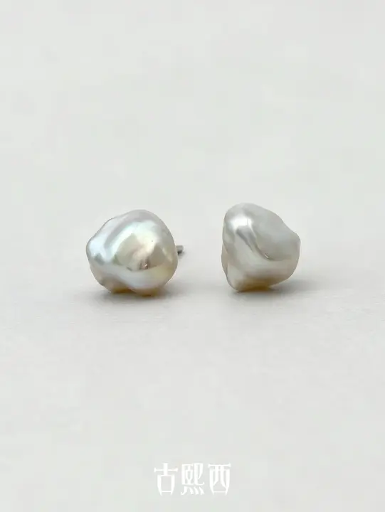 天然不規則パールの925銀ピアス【淡灰色・耳飾り】