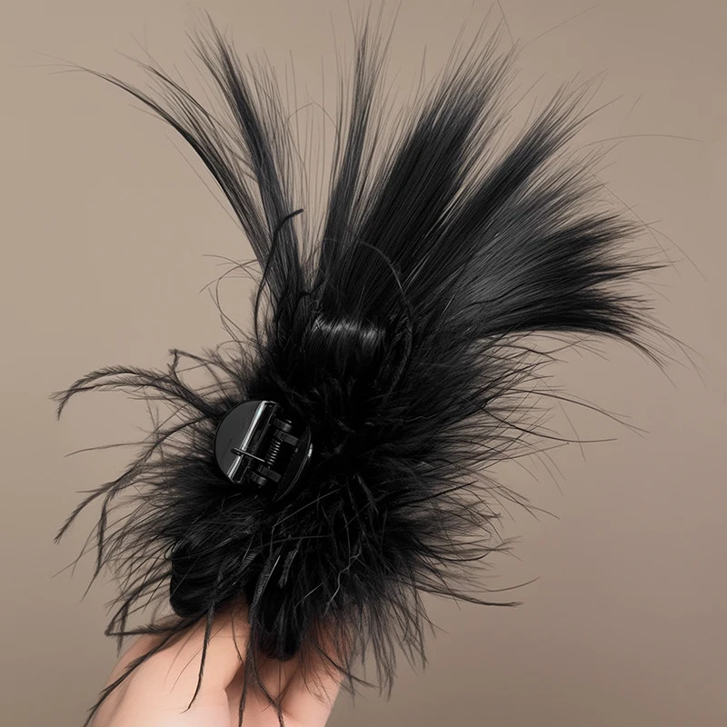 羽毛ヘアクリップで後れ毛を防ぎ、頭頂部に持続的なボリュームを実現