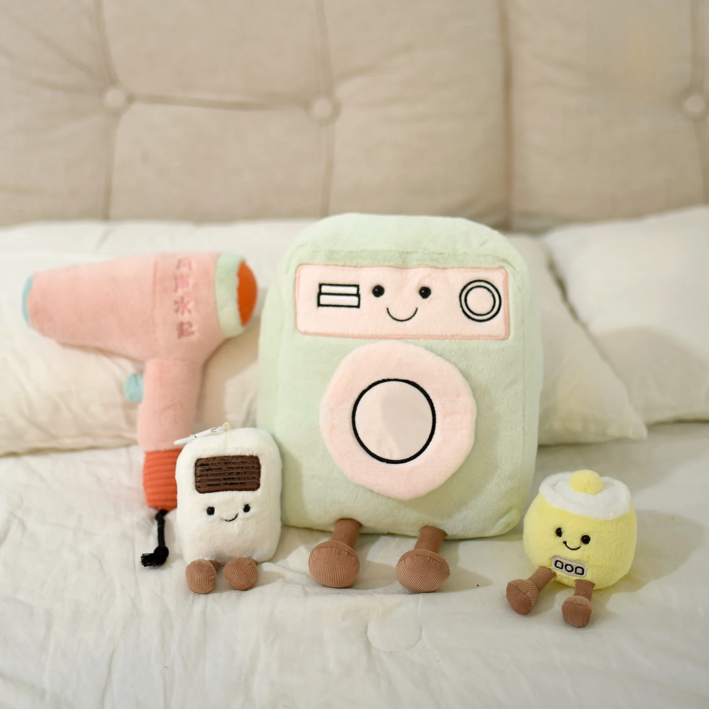 かわいい家電毛布製ぬいぐるみクッション：快適な部屋を作るための実用アイテム